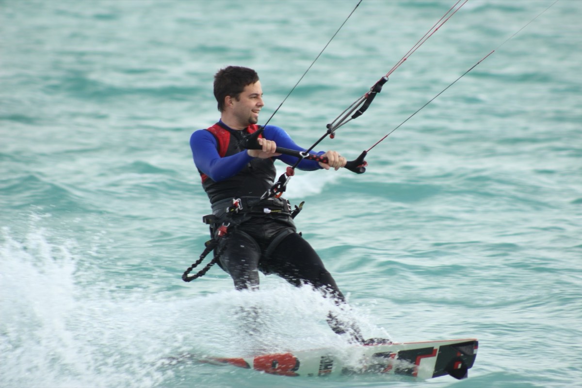 Alexander Ioannidis kitesurfing